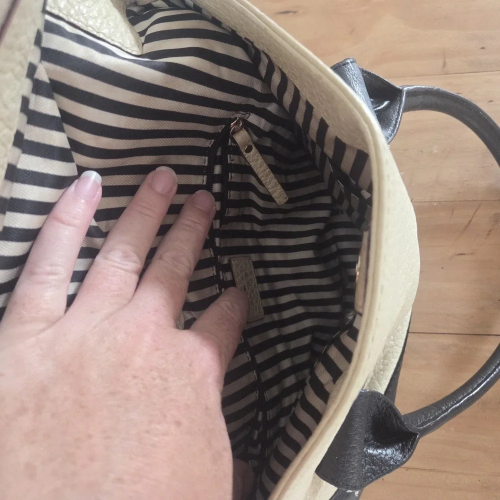 Kate Spade New York Cream Black Pebbled Leather Satchel Purse Missing Strap